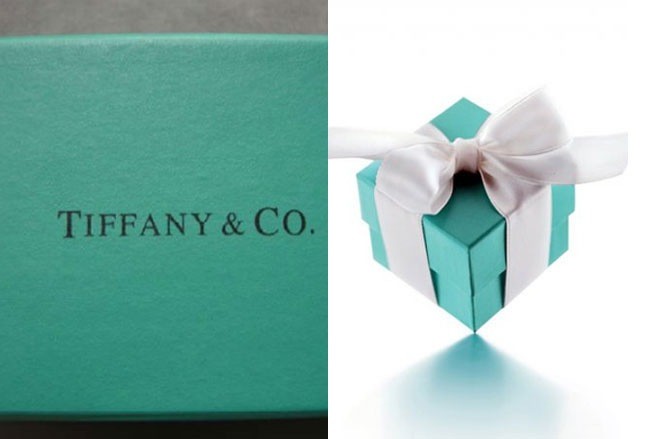 Thật khó để phân biệt đâu là chiếc hộp đựng nữ trang thực sự của hãng Tiffany…